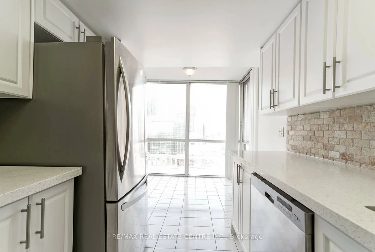 350, Webb, City Centre, Mississauga