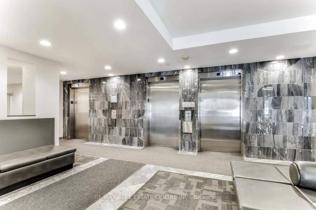 350, Webb, City Centre, Mississauga