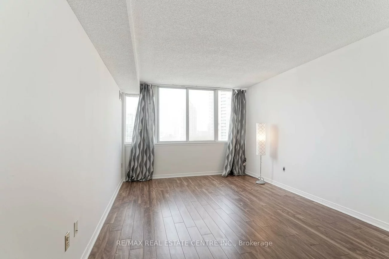 350, Webb, City Centre, Mississauga