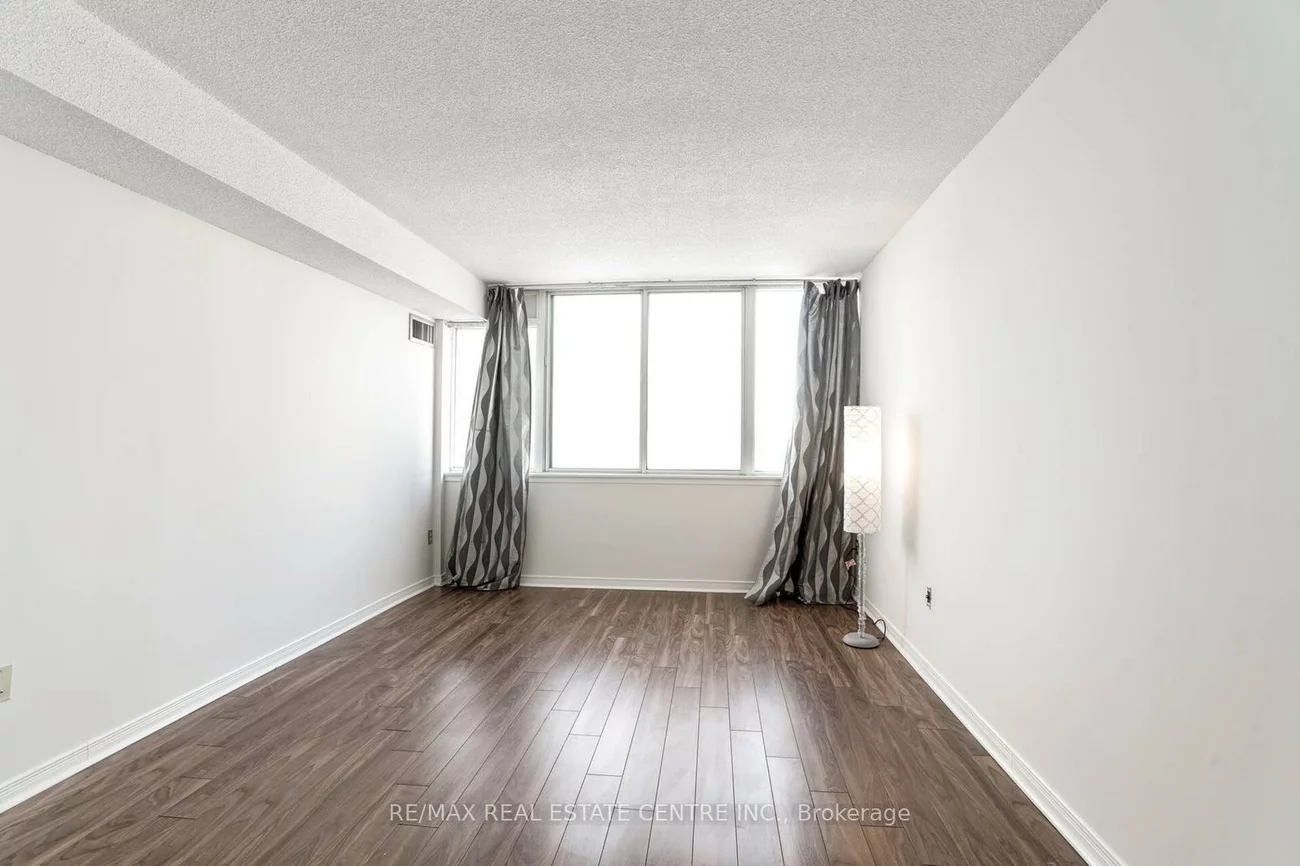 350, Webb, City Centre, Mississauga