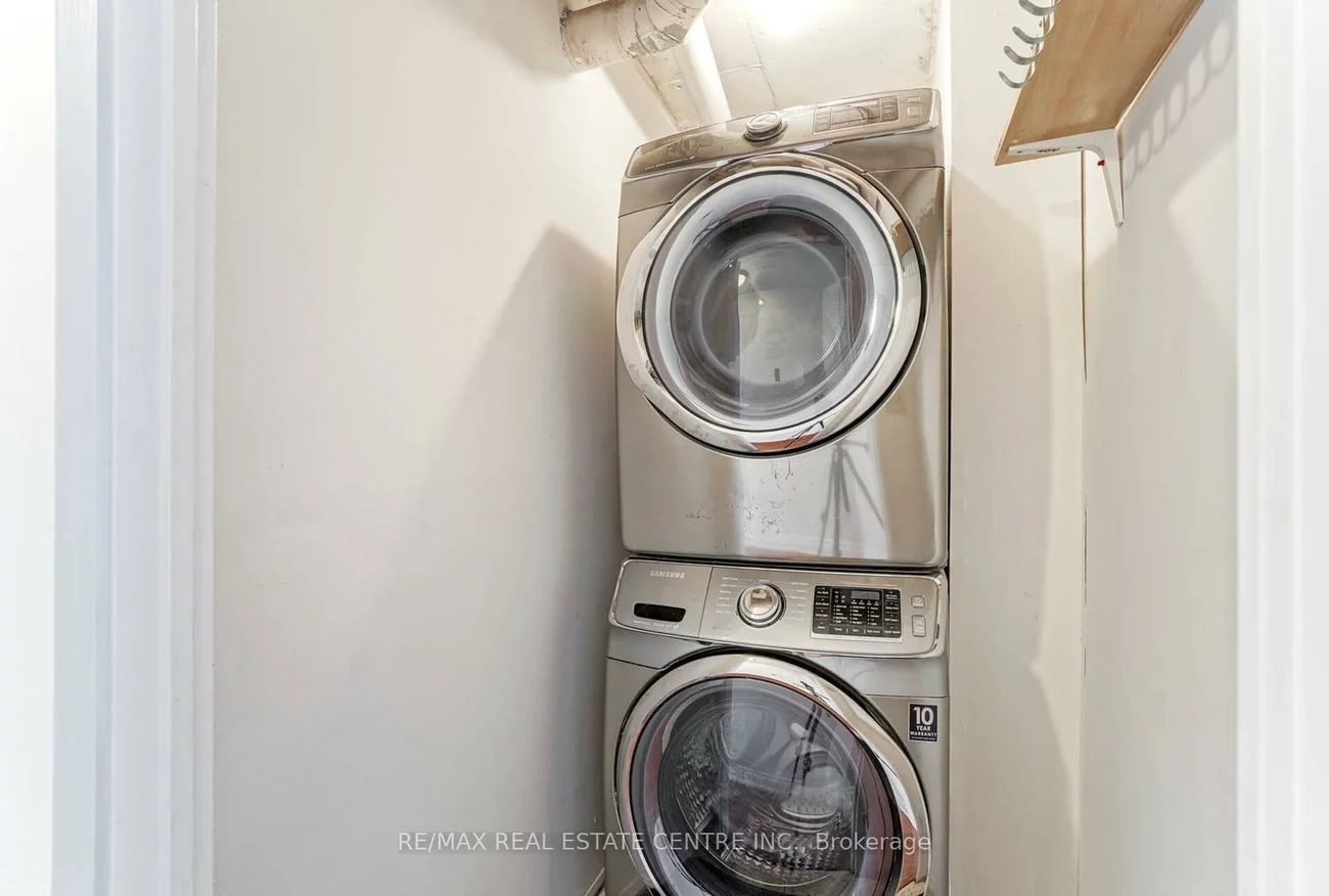 350, Webb, City Centre, Mississauga