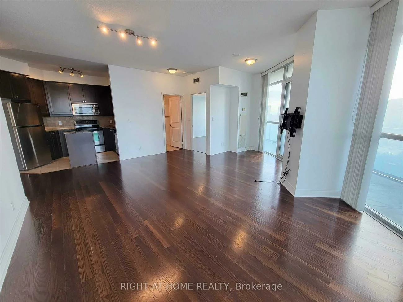 80, Absolute, City Centre, Mississauga