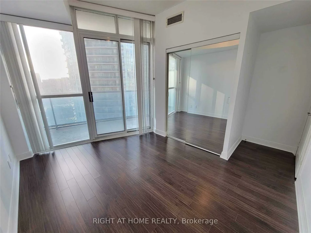 80, Absolute, City Centre, Mississauga