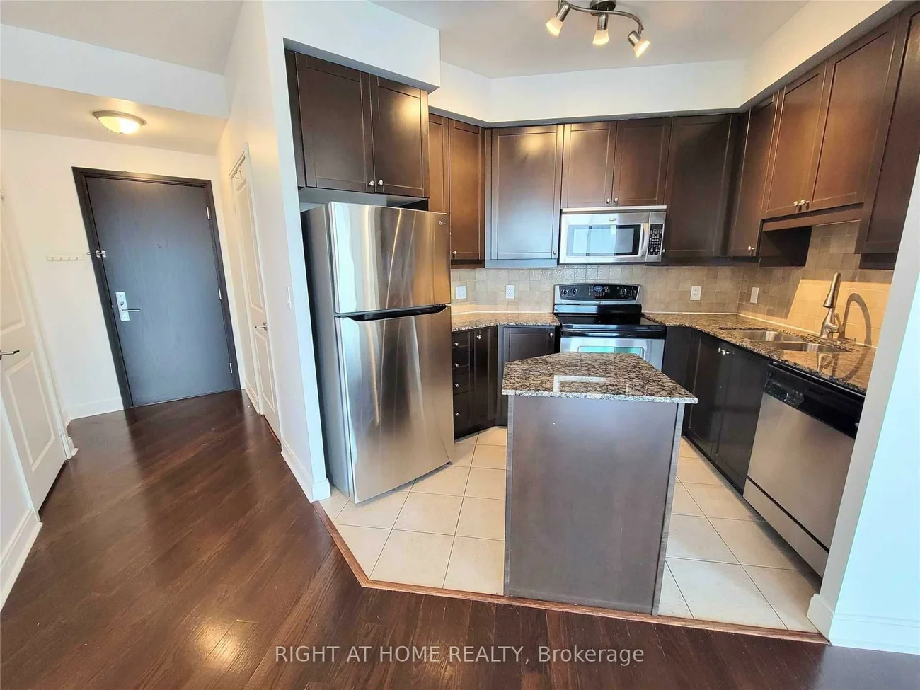 80, Absolute, City Centre, Mississauga