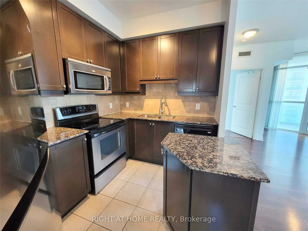 80, Absolute, City Centre, Mississauga