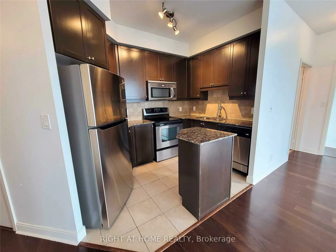 80, Absolute, City Centre, Mississauga