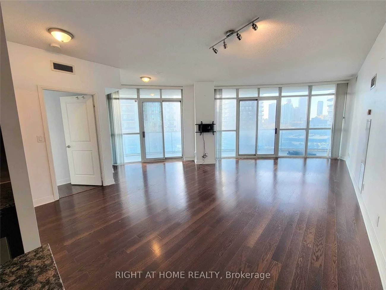 80, Absolute, City Centre, Mississauga