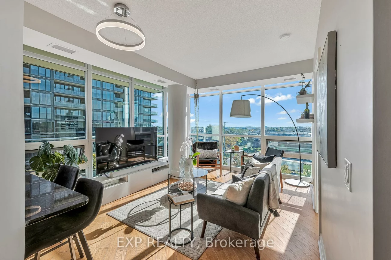 1055, Southdown, Clarkson, Mississauga