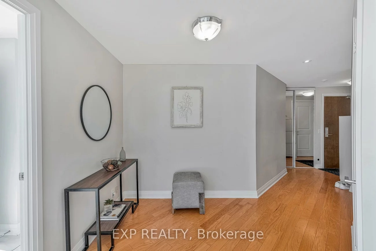 1055, Southdown, Clarkson, Mississauga