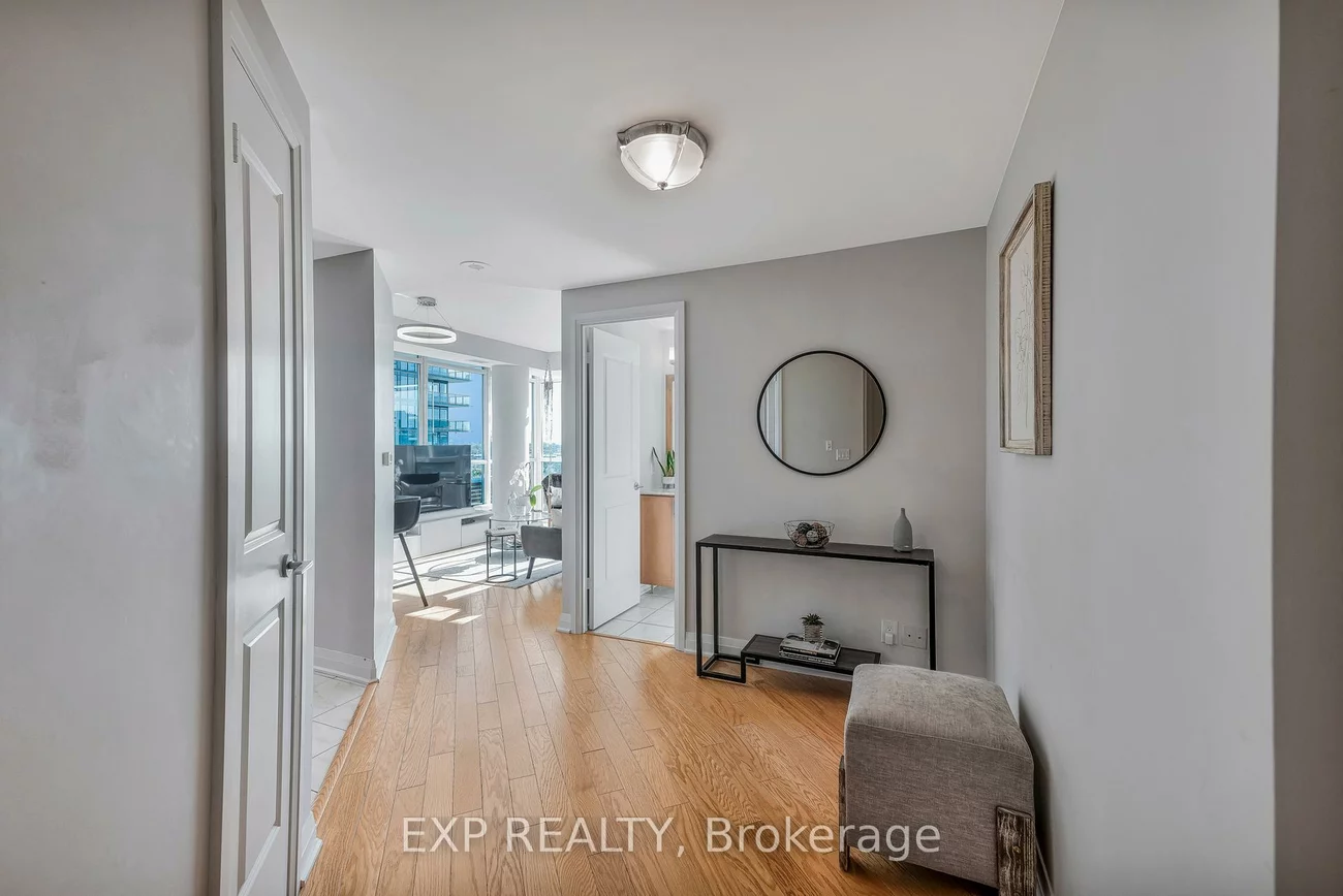 1055, Southdown, Clarkson, Mississauga