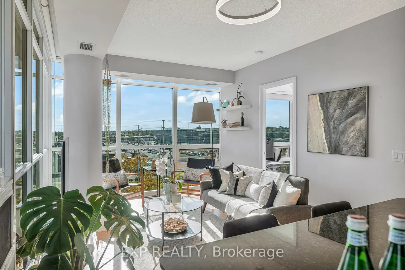 1055, Southdown, Clarkson, Mississauga