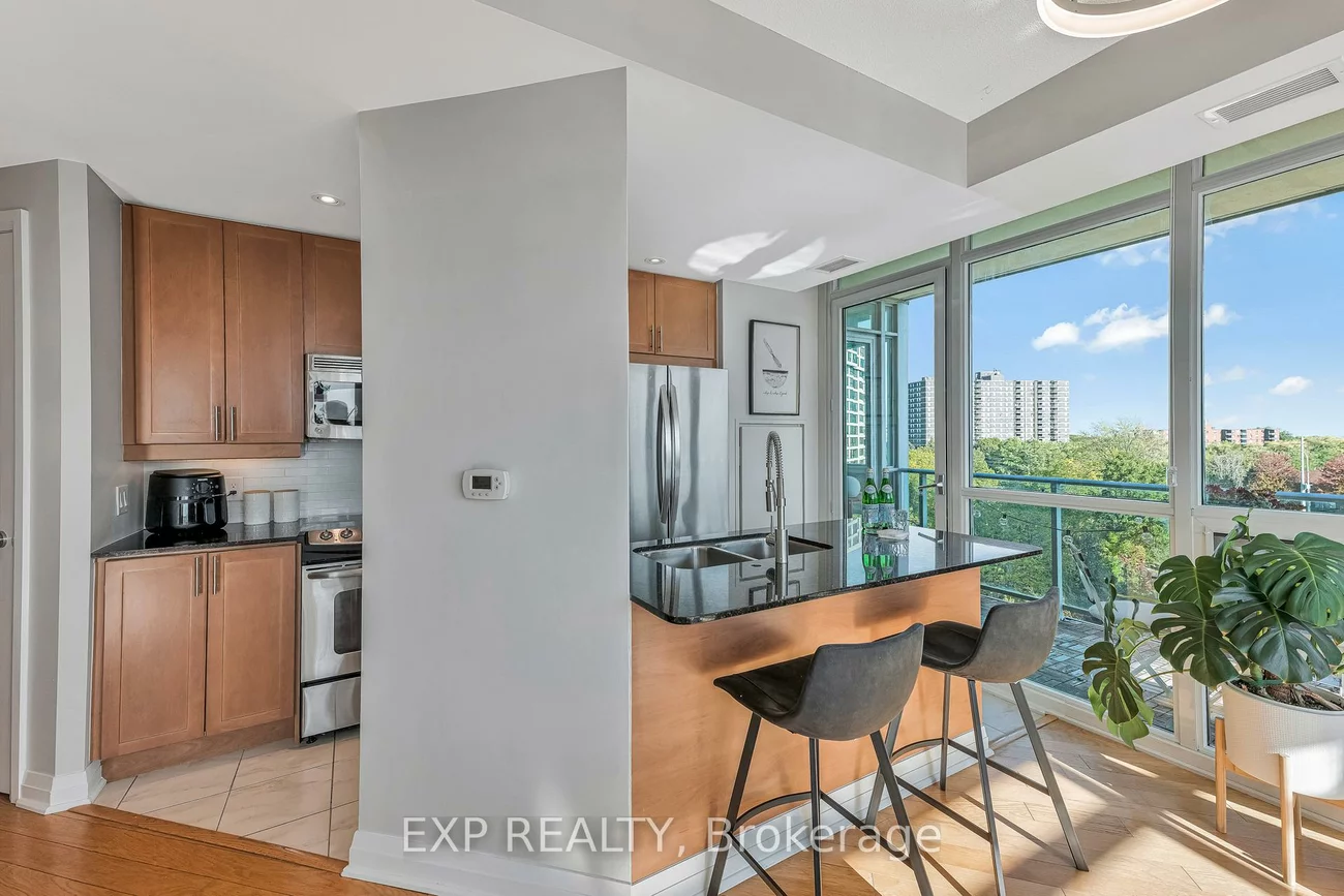 1055, Southdown, Clarkson, Mississauga