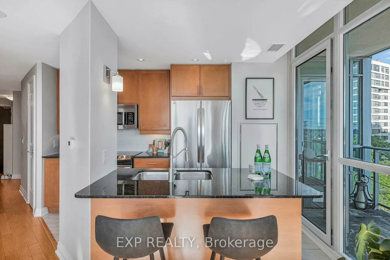 1055, Southdown, Clarkson, Mississauga