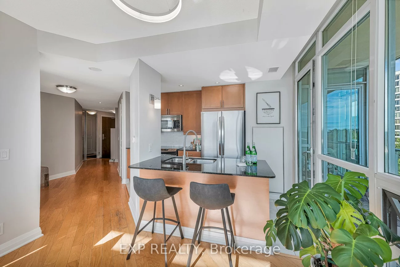 1055, Southdown, Clarkson, Mississauga