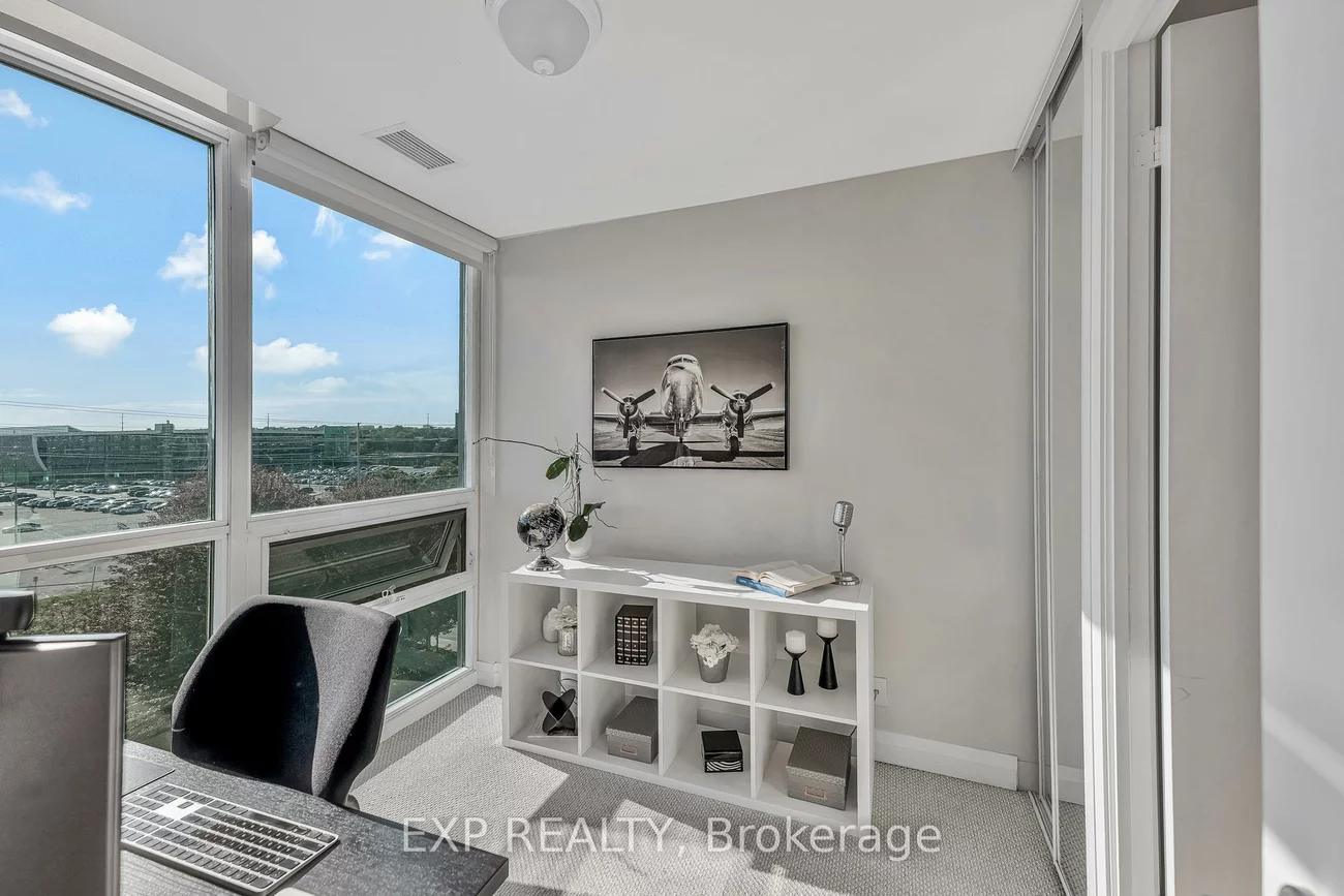 1055, Southdown, Clarkson, Mississauga