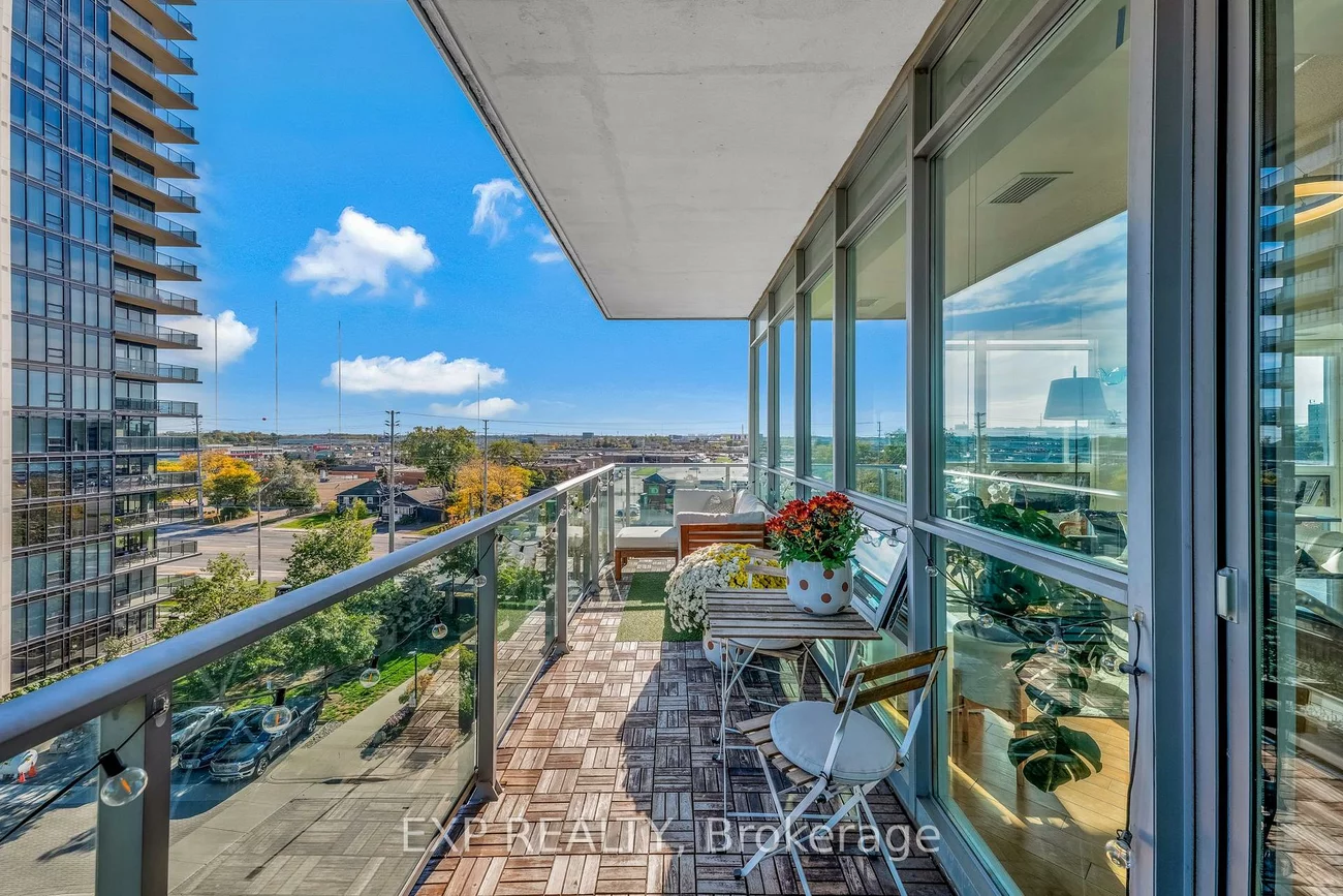 1055, Southdown, Clarkson, Mississauga