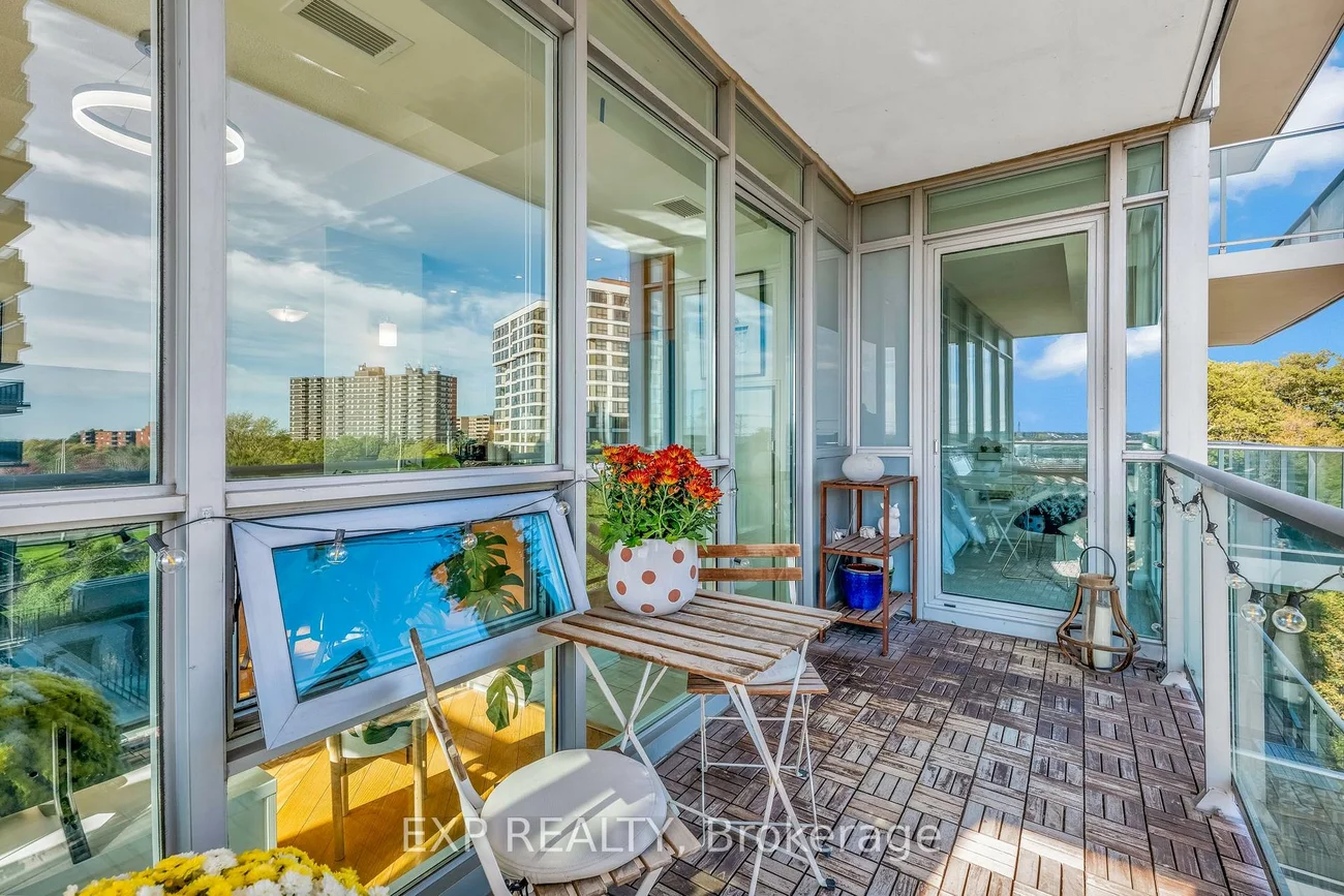 1055, Southdown, Clarkson, Mississauga