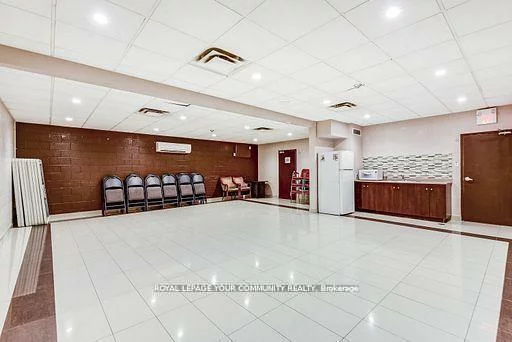 530, Lolita, Mississauga Valleys, Mississauga