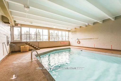 530, Lolita, Mississauga Valleys, Mississauga