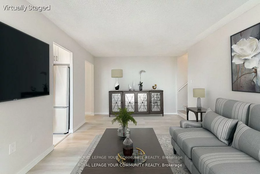 530, Lolita, Mississauga Valleys, Mississauga