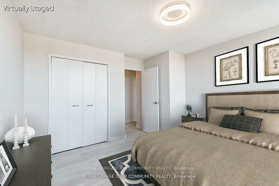 530, Lolita, Mississauga Valleys, Mississauga