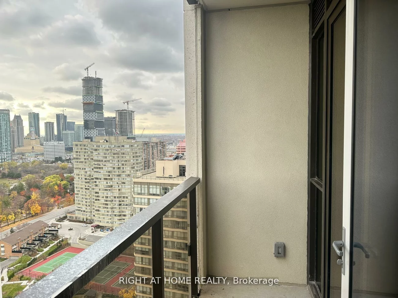 30, Elm, Fairview, Mississauga