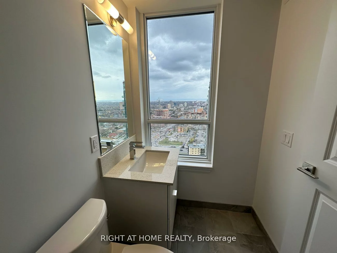 30, Elm, Fairview, Mississauga