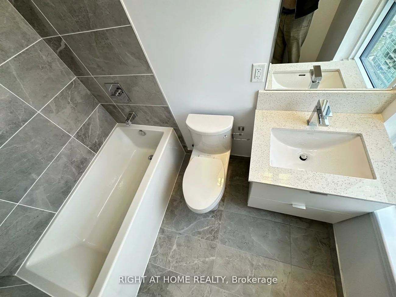 30, Elm, Fairview, Mississauga