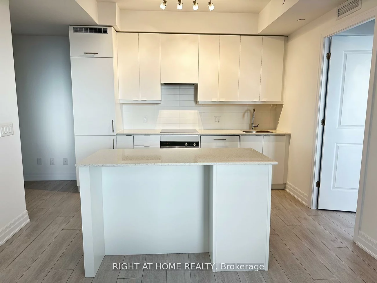 30, Elm, Fairview, Mississauga