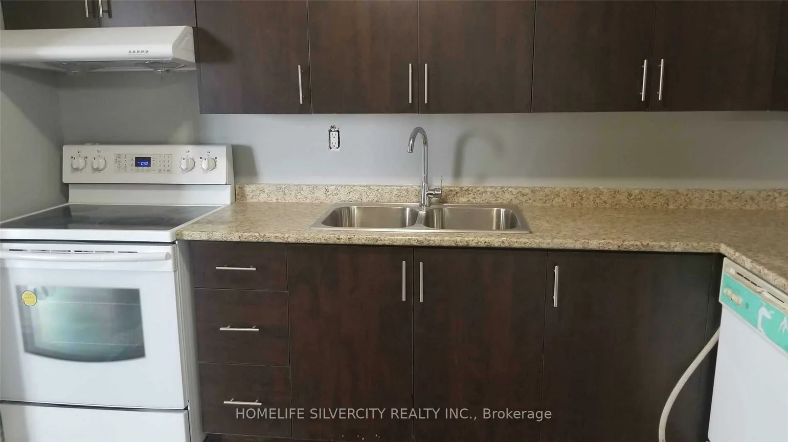 3577, Derry, Malton, Mississauga