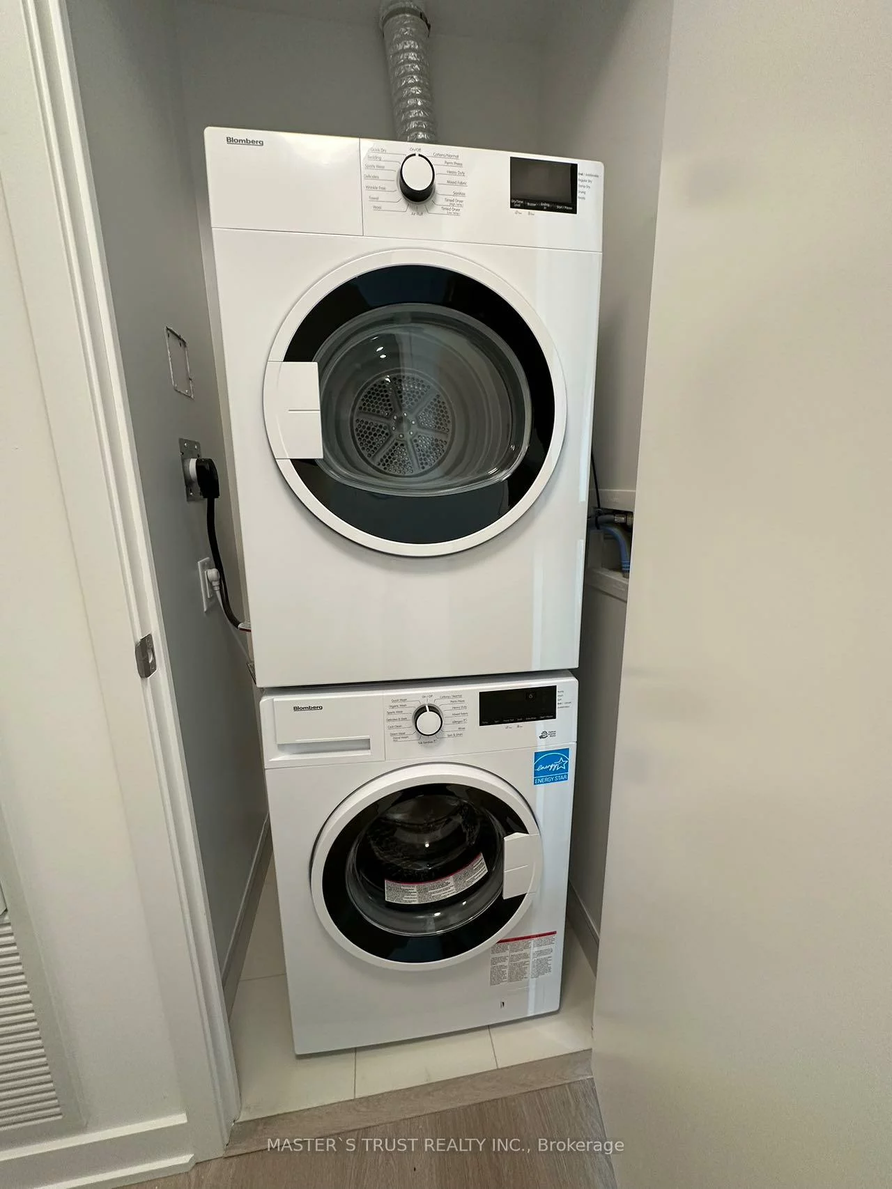 3883, Quartz, City Centre, Mississauga