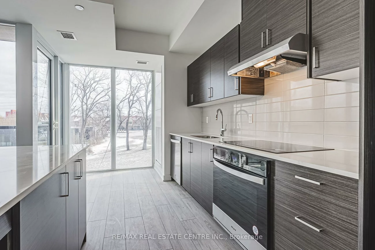 1035, Southdown, Clarkson, Mississauga