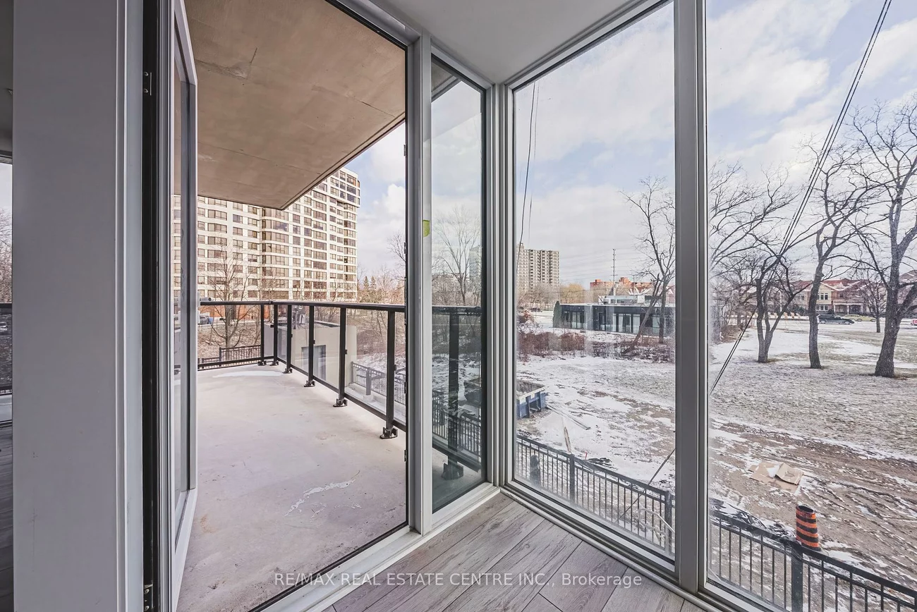 1035, Southdown, Clarkson, Mississauga