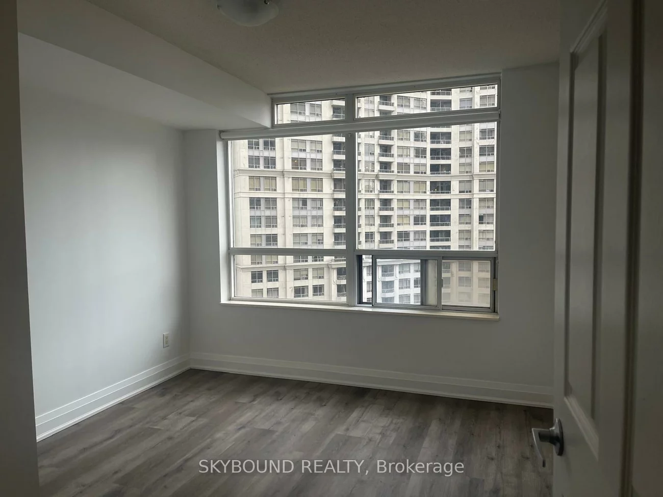 3888, Duke of York, City Centre, Mississauga