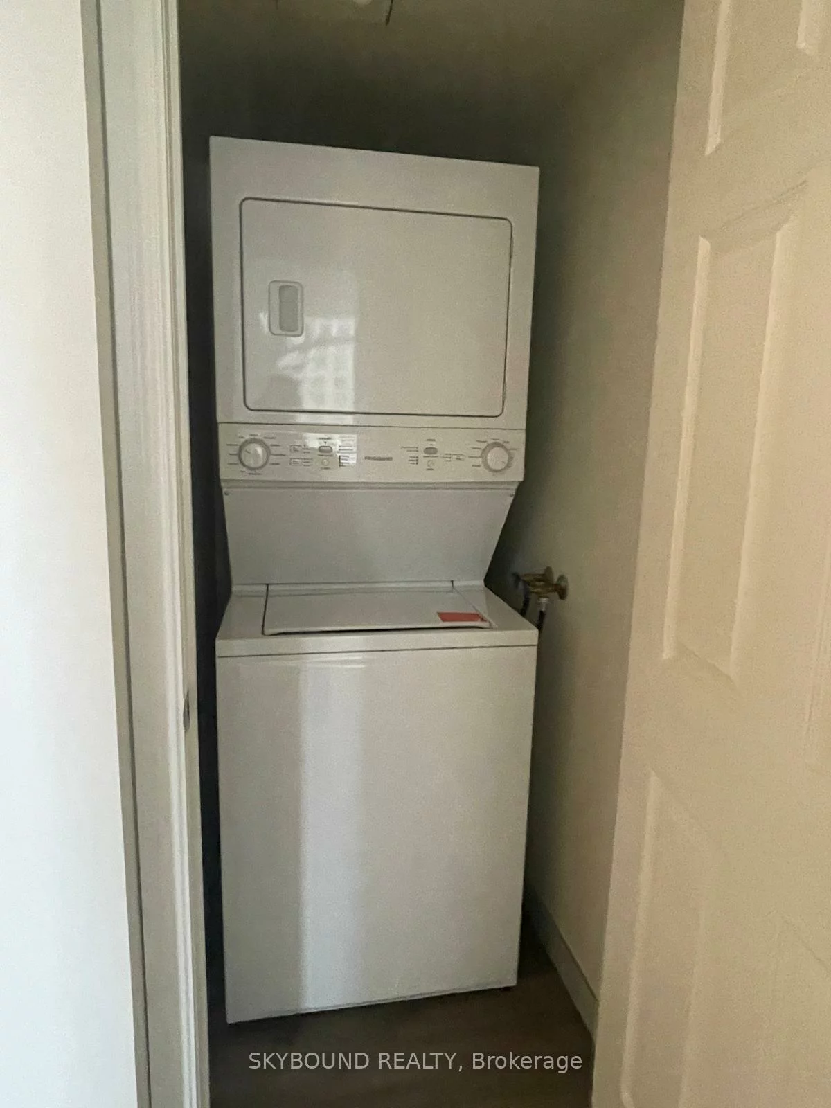 3888, Duke of York, City Centre, Mississauga