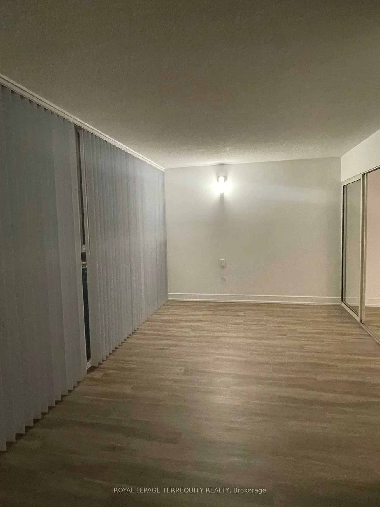 2091, Hurontario, Cooksville, Mississauga