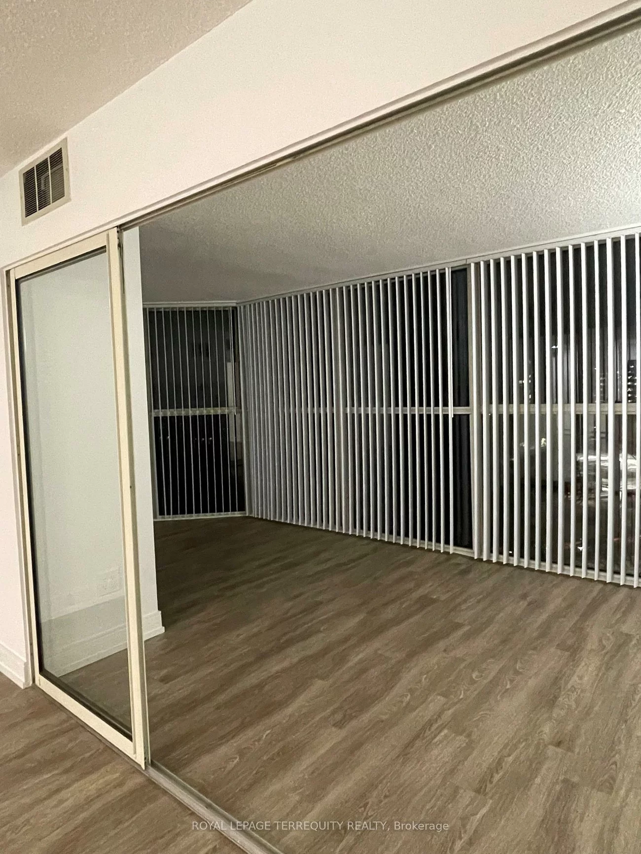 2091, Hurontario, Cooksville, Mississauga