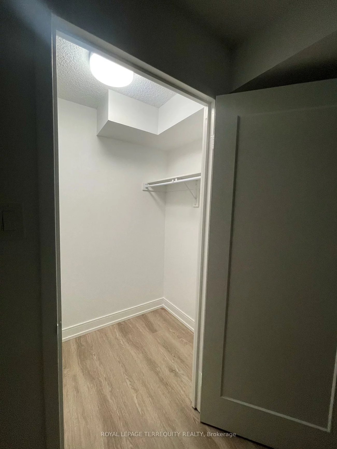 2091, Hurontario, Cooksville, Mississauga