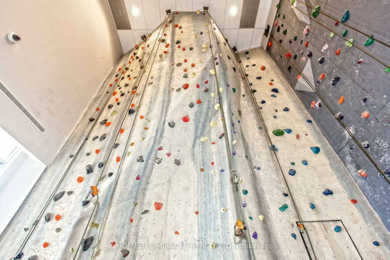 385, Prince Of Wales, City Centre, Mississauga