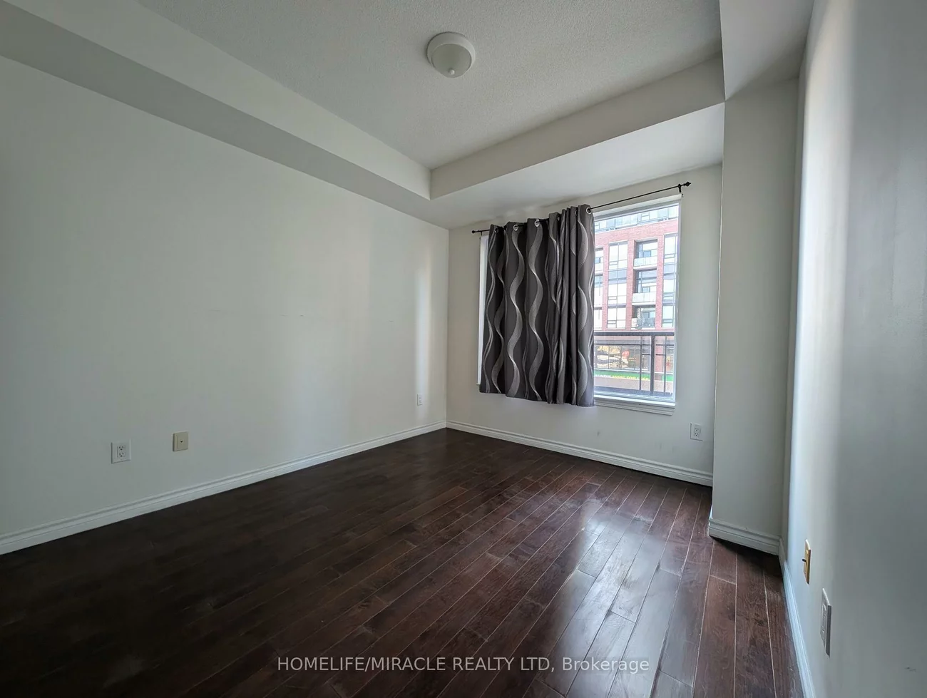 385, Prince Of Wales, City Centre, Mississauga