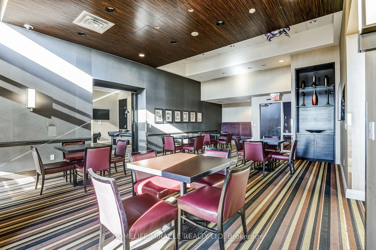 385, Prince Of Wales, City Centre, Mississauga