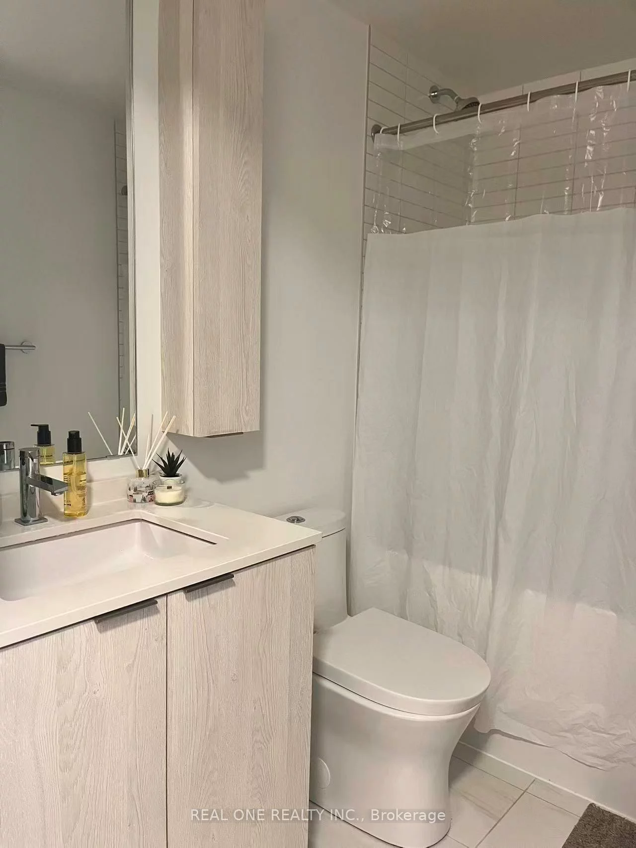 86, Dundas, Cooksville, Mississauga