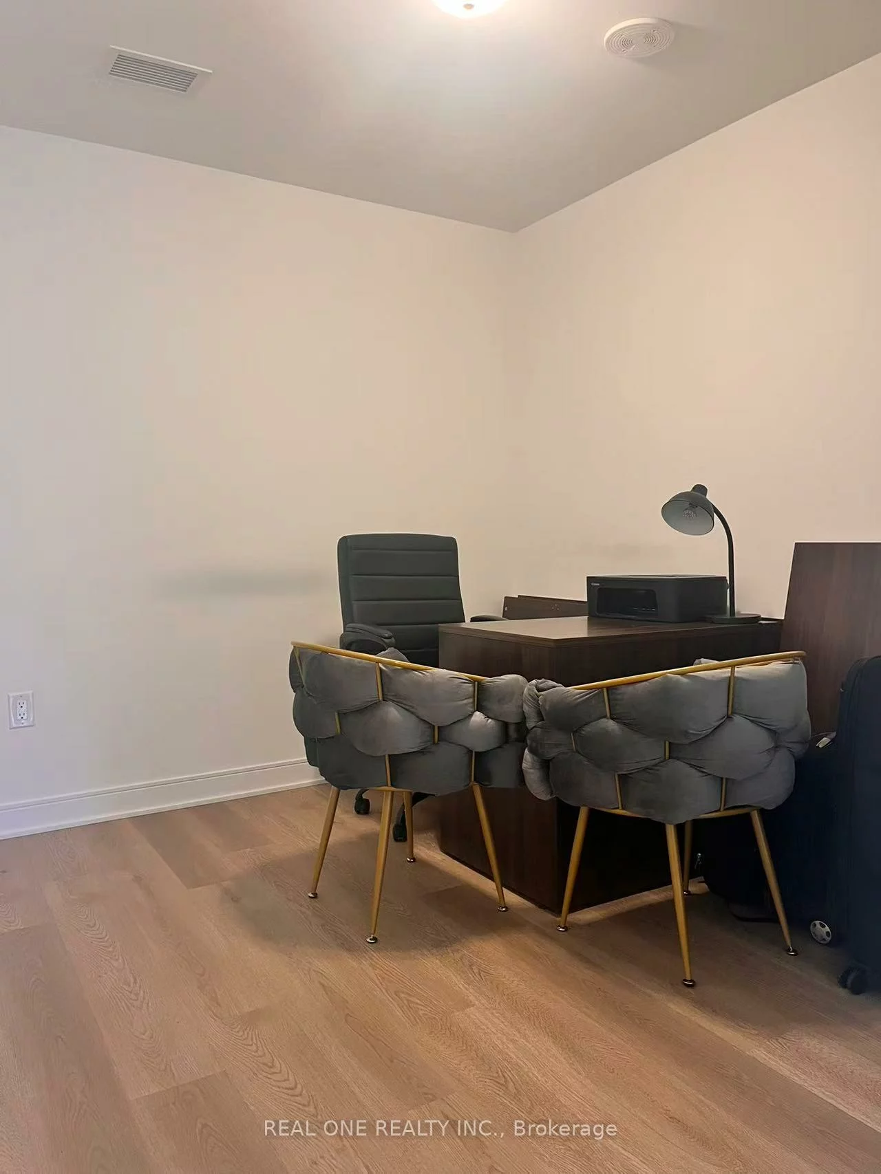 86, Dundas, Cooksville, Mississauga