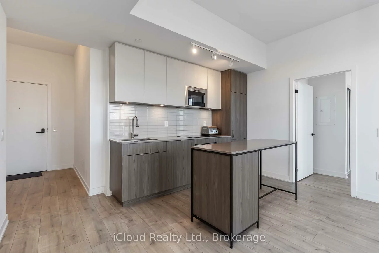 220, Missinnihe, Port Credit, Mississauga