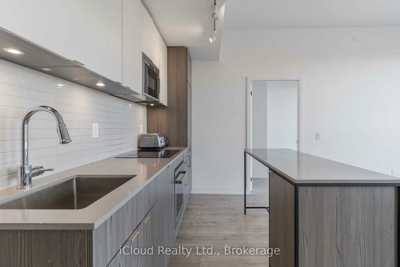 220, Missinnihe, Port Credit, Mississauga