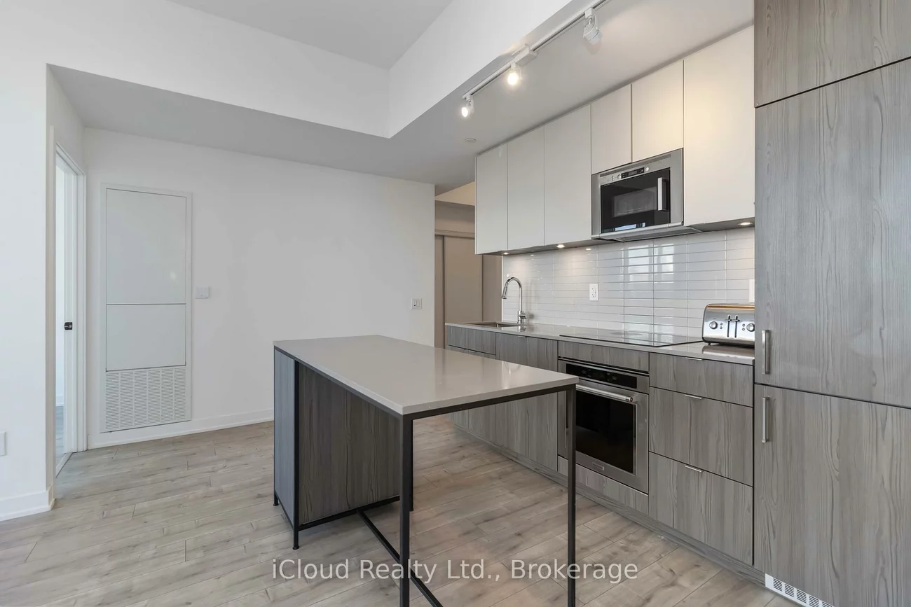 220, Missinnihe, Port Credit, Mississauga