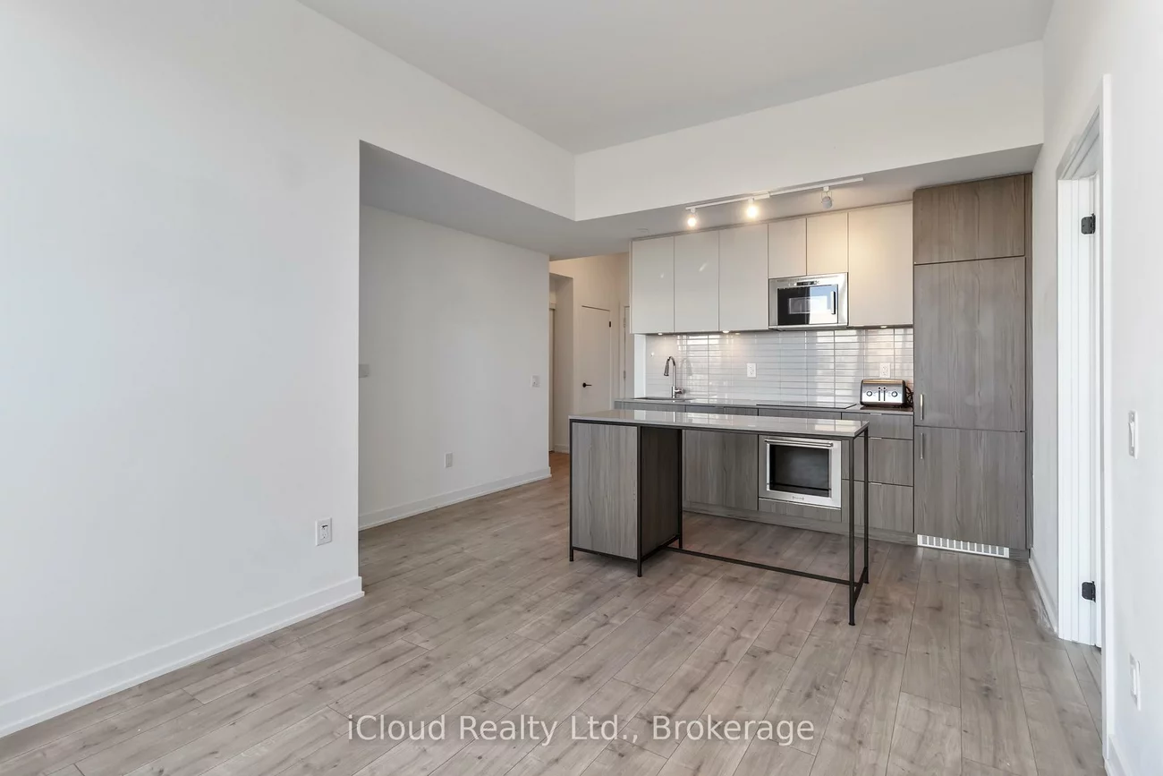 220, Missinnihe, Port Credit, Mississauga