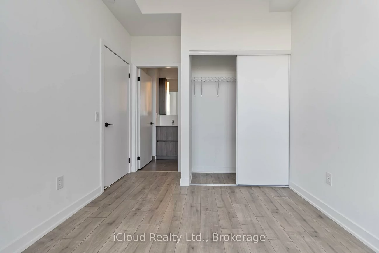 220, Missinnihe, Port Credit, Mississauga