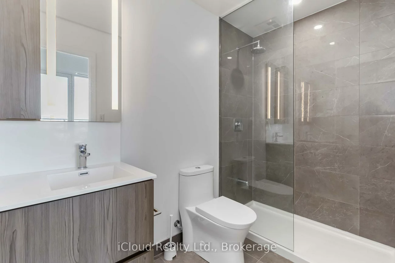 220, Missinnihe, Port Credit, Mississauga