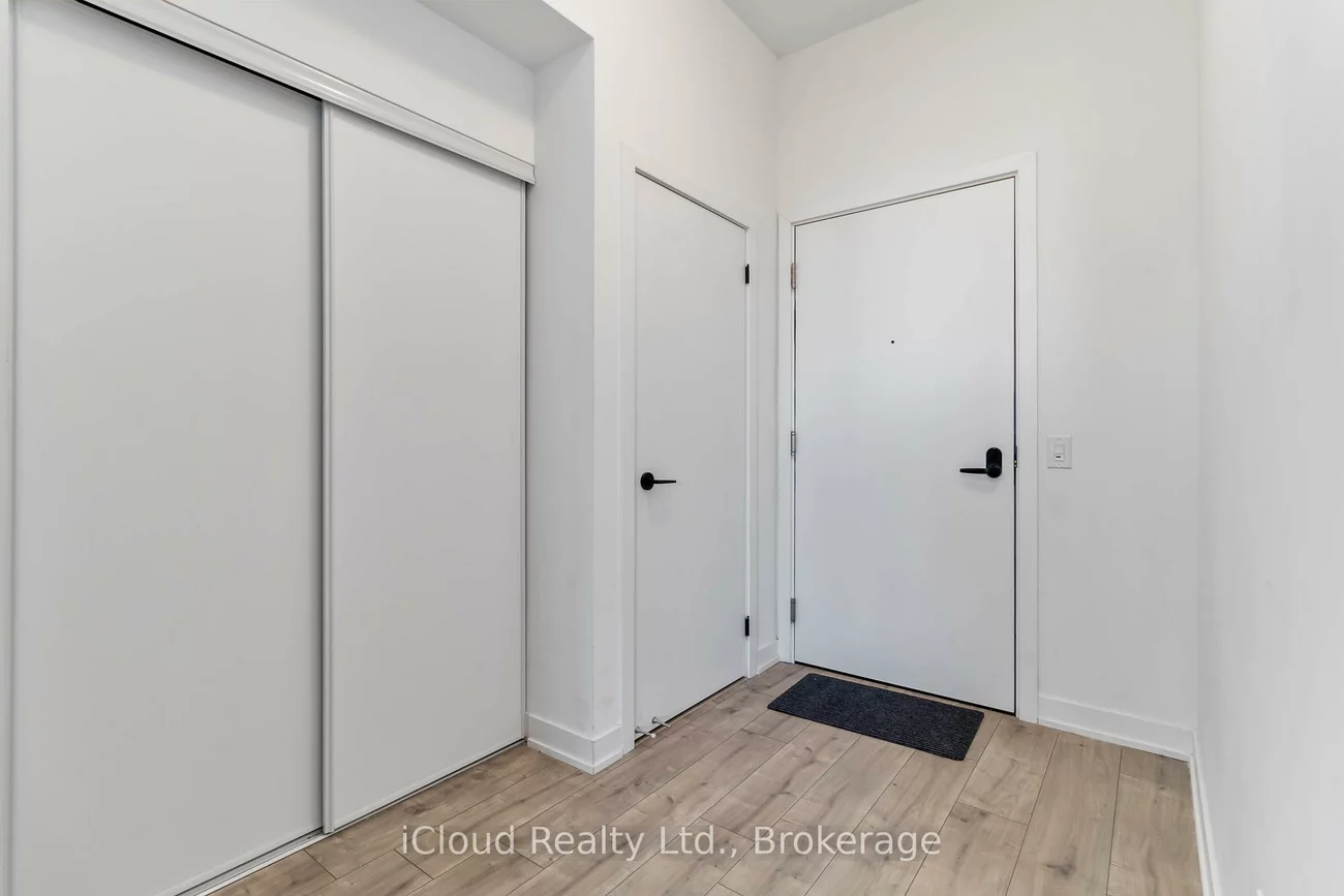 220, Missinnihe, Port Credit, Mississauga